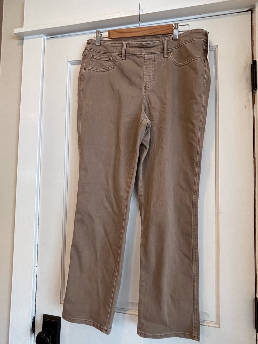 NWT Chico’s Tan Pull On Jeans size 2R